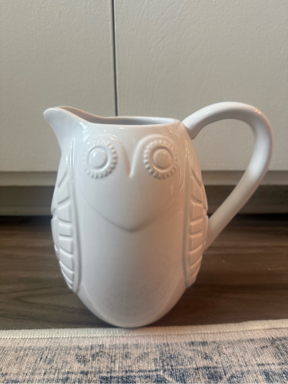 Jonathan Adler Happy Chic White Owl Ceramic Pitcher Vase 9 Cup Capacity 8.5”